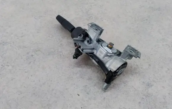 Volkswagen Jetta V Ignition lock 