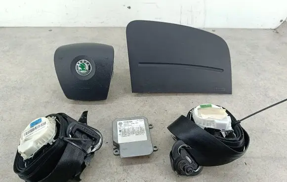 Skoda Fabia Mk2 (5J) Airbag set 