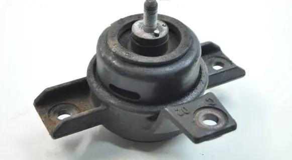 Hyundai Santa Fe Engine mount bracket