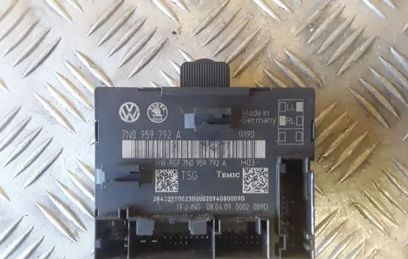 Skoda Superb B6 (3T) Door control unit/module 7N0959792A