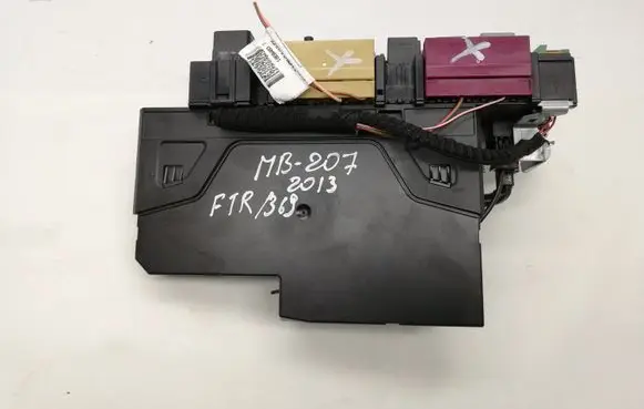 Mercedes-Benz E C207 W207 Fuse box set A2129009622