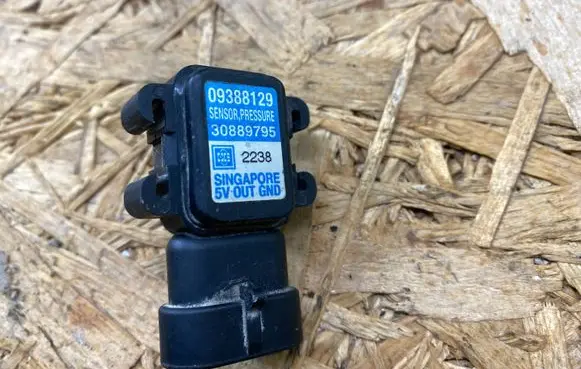 Volvo S40, V40 Air pressure sensor 30889795 09388129