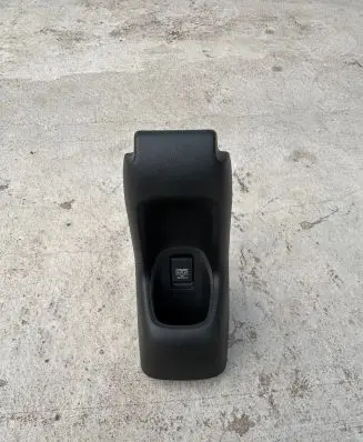 Honda HR-V 12 V Socket (front) 