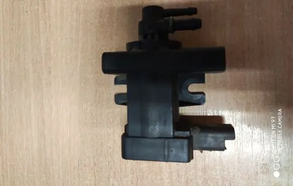 Citroen C5 Turbo solenoid valve 9660693180