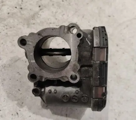 Renault Laguna III Throttle valve 8200330812