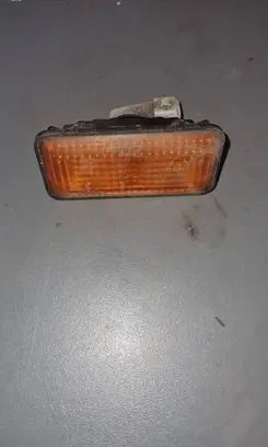 Volkswagen Golf III Front fender indicator light 1H0949117A