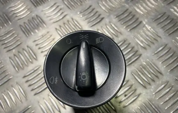 Volkswagen PASSAT B5 Light switch 3B0941531B 04052002