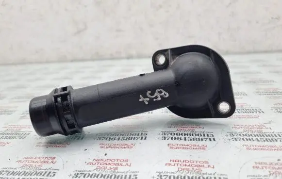 Volkswagen PASSAT B5.5 Engine coolant pipe/hose 06B121121