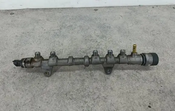 Opel Corsa D Fuel main line pipe 55573467
