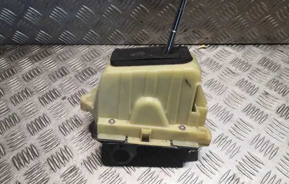 Mercedes-Benz C W204 Gear selector 2042673724 A2042673724