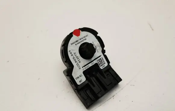 Volkswagen Polo V 6R Ignition lock contact 6C0905865 0000884690 412075