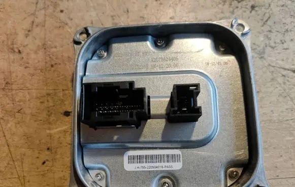 Mercedes-Benz CLS C218 X218 Headlight ballast module Xenon A2228700789