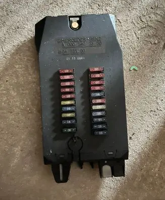 Mercedes-Benz Sprinter W901 W902 W903 W904 Fuse box set A0005402350 0473500