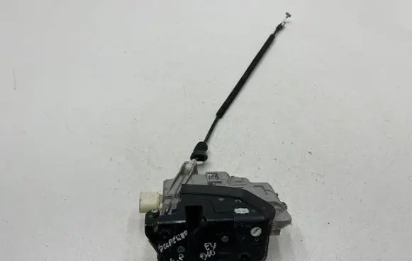 Skoda Superb B6 (3T) Front door lock