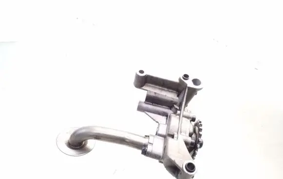 Volkswagen PASSAT B6 Oil pump 038115105C