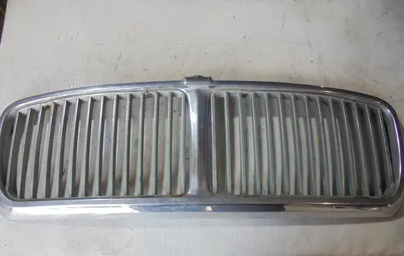 Jaguar XJ SERIE 3 Front bumper upper radiator grill BEC5665