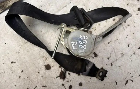 Opel Zafira A Front seatbelt 09060325
