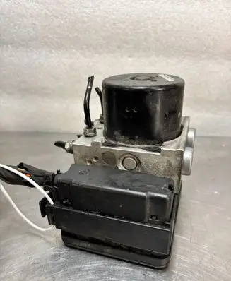 Volkswagen Golf V Master brake cylinder