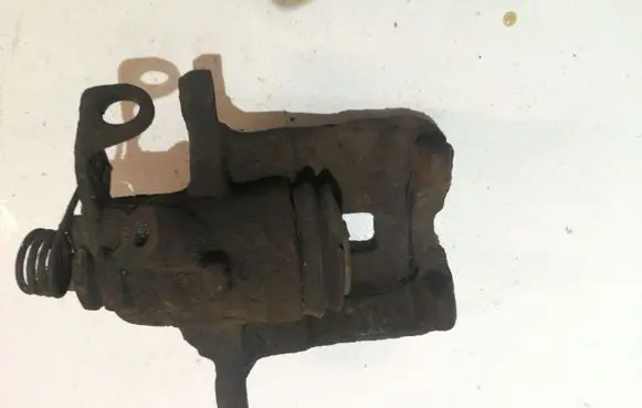 Opel Vivaro Rear brake caliper