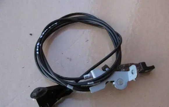 Suzuki Grand Vitara II Fuel cap flap release cable 