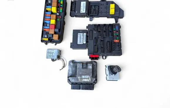 Engine ECU kit and lock set