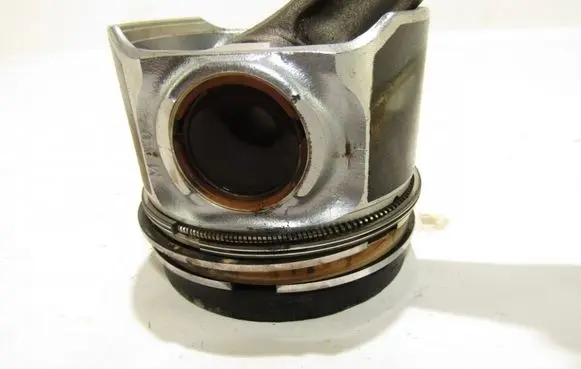 Volkswagen Touareg I Piston kodo