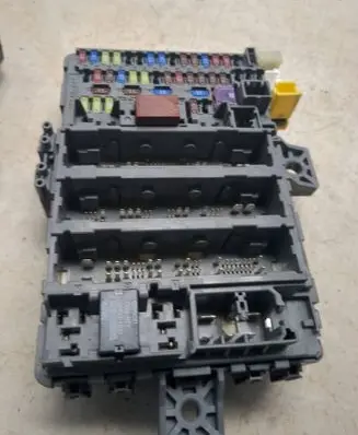 Honda Civic IX Fuse module E6116ra000021 TV0E251 140806