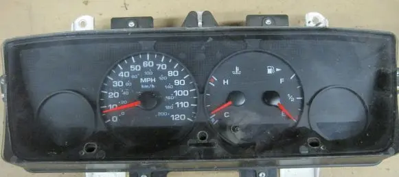 Chrysler Neon II Speedometer (instrument cluster) P04793519