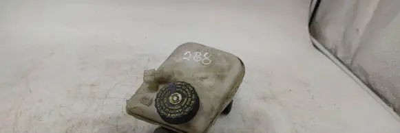 Brake fluid reservoir