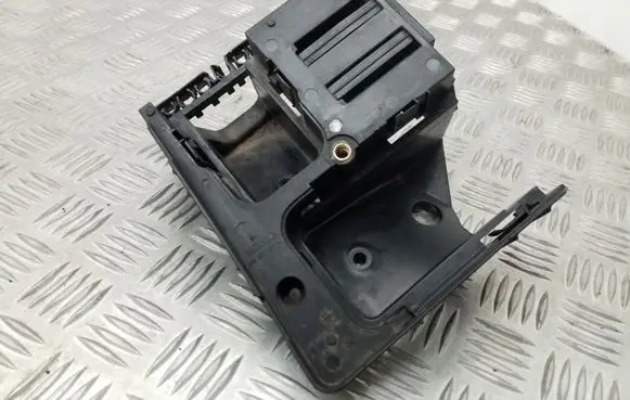 Volkswagen Golf VI Fuse box cover 1K0907361C 1K0937540C