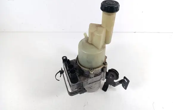 Opel Vivaro Power steering pump 9818127580
