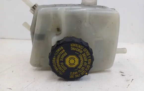 Lexus RX III Brake fluid reservoir 240400