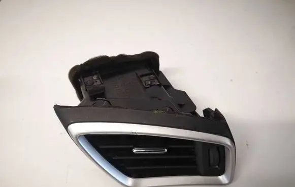 Nissan X-Trail T32 Dash center air vent grill E9885211100