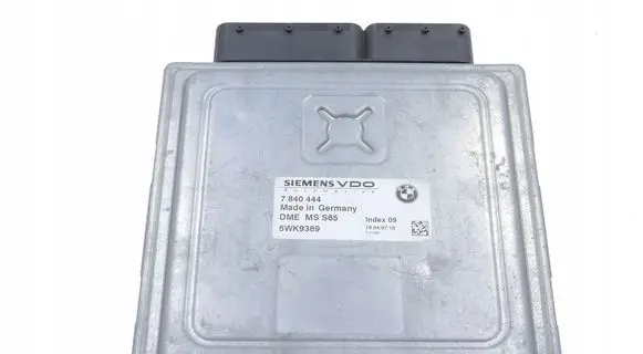 BMW 5 E60 E61 Engine control unit/module 7840444