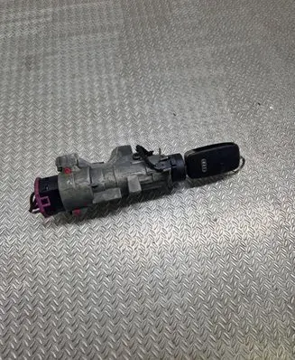 Audi A6 S6 C5 4B Ignition lock 4B0905851C