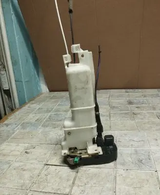 Chrysler Pacifica Rear door lock