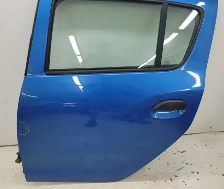 Dacia Sandero Rear door