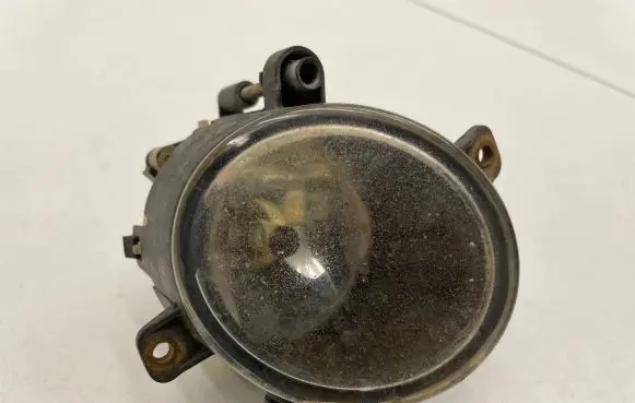 Ford Mondeo Mk III Front fog light 1S7115K206AA 030506200300
