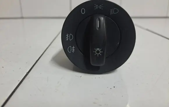 Volkswagen Caddy Light switch 1K0941431AJ