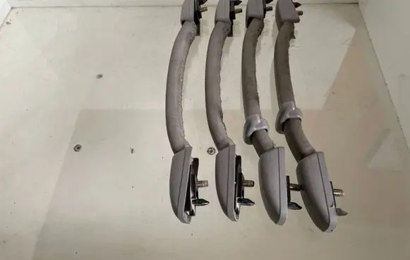 Toyota Avensis Verso A set of handles for the ceiling