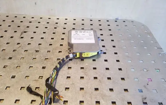 Volkswagen PASSAT B5 Airbag control unit/module 6Q0909605