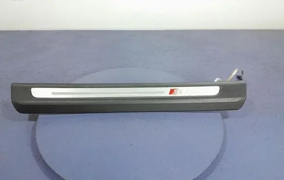 Audi Q7 4L Foot area side trim 4M0947405B