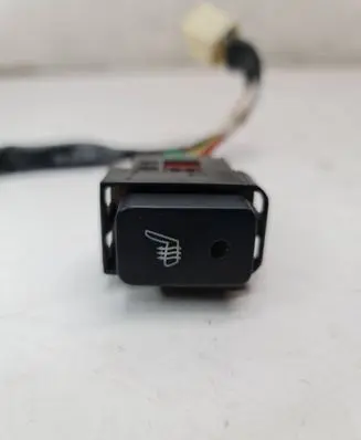 Suzuki Grand Vitara II Seat heating switch 6090