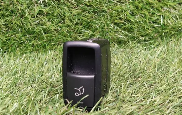 Tailgate opening switch
