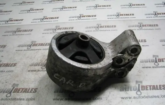 Mitsubishi Carisma Engine mount bracket