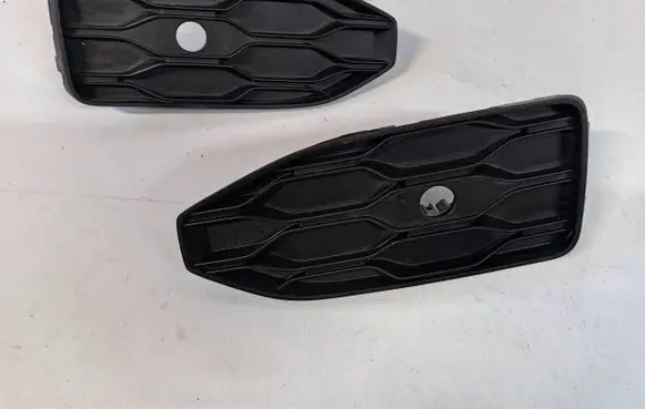 Volkswagen T-Roc Front bumper lower grill 2GA853211C 2GA853212C