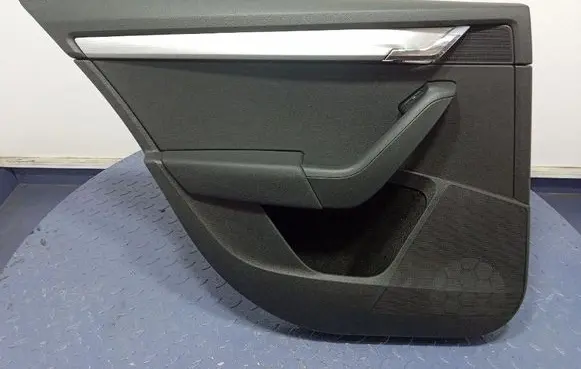 Skoda Octavia Mk3 (5E) Door card panel trim set 5E5867663