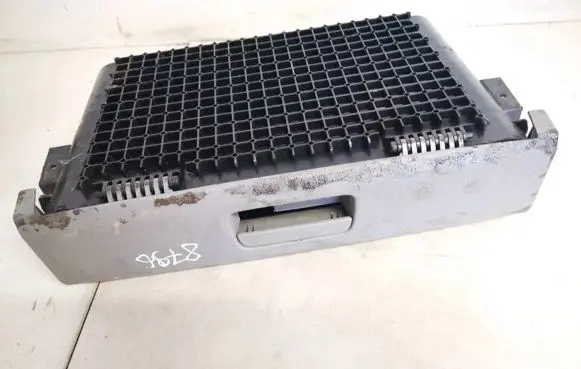 Volkswagen Touran I Glove box