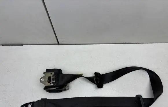 Volkswagen Touareg I Front seatbelt 7L0857705E
