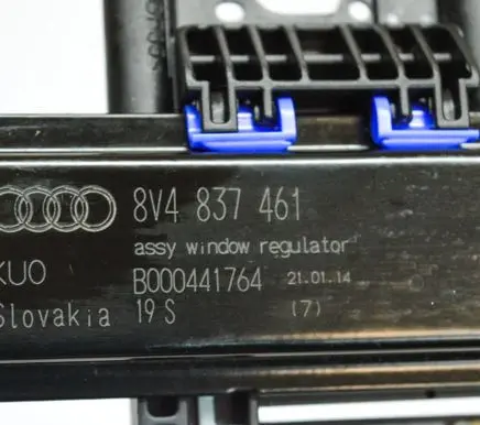 Audi A3 S3 8V Front door electric window regulator 8V4837461
